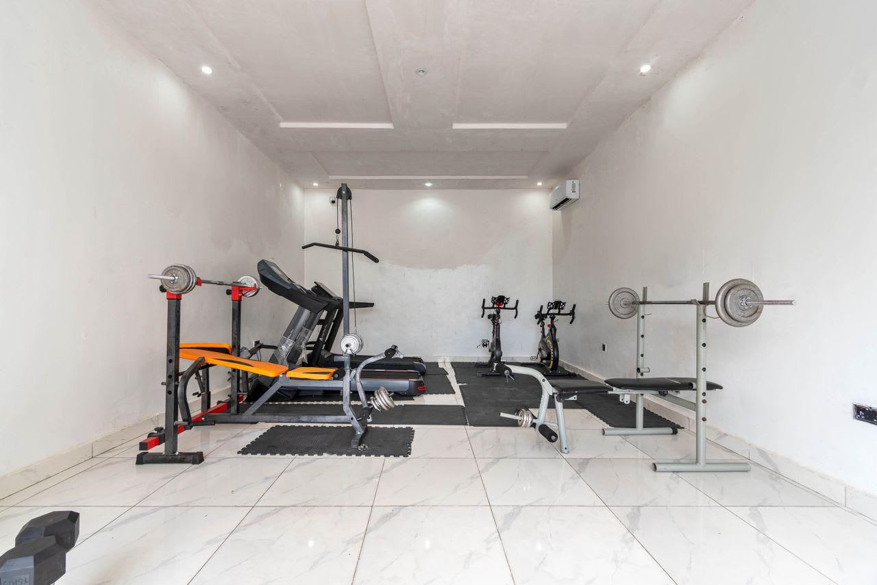 LUXURIOUS FOUR (4) BEDROOM APARTMENT - Image 7