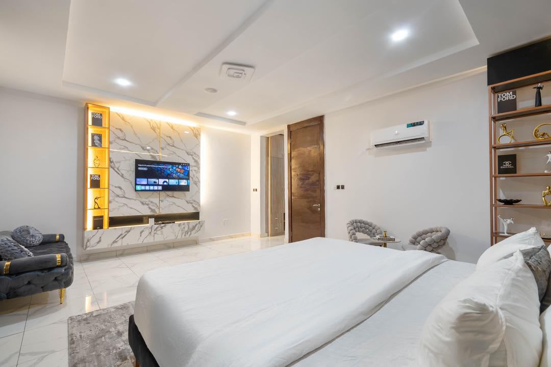 LUXURIOUS FOUR (4) BEDROOM APARTMENT - Image 3