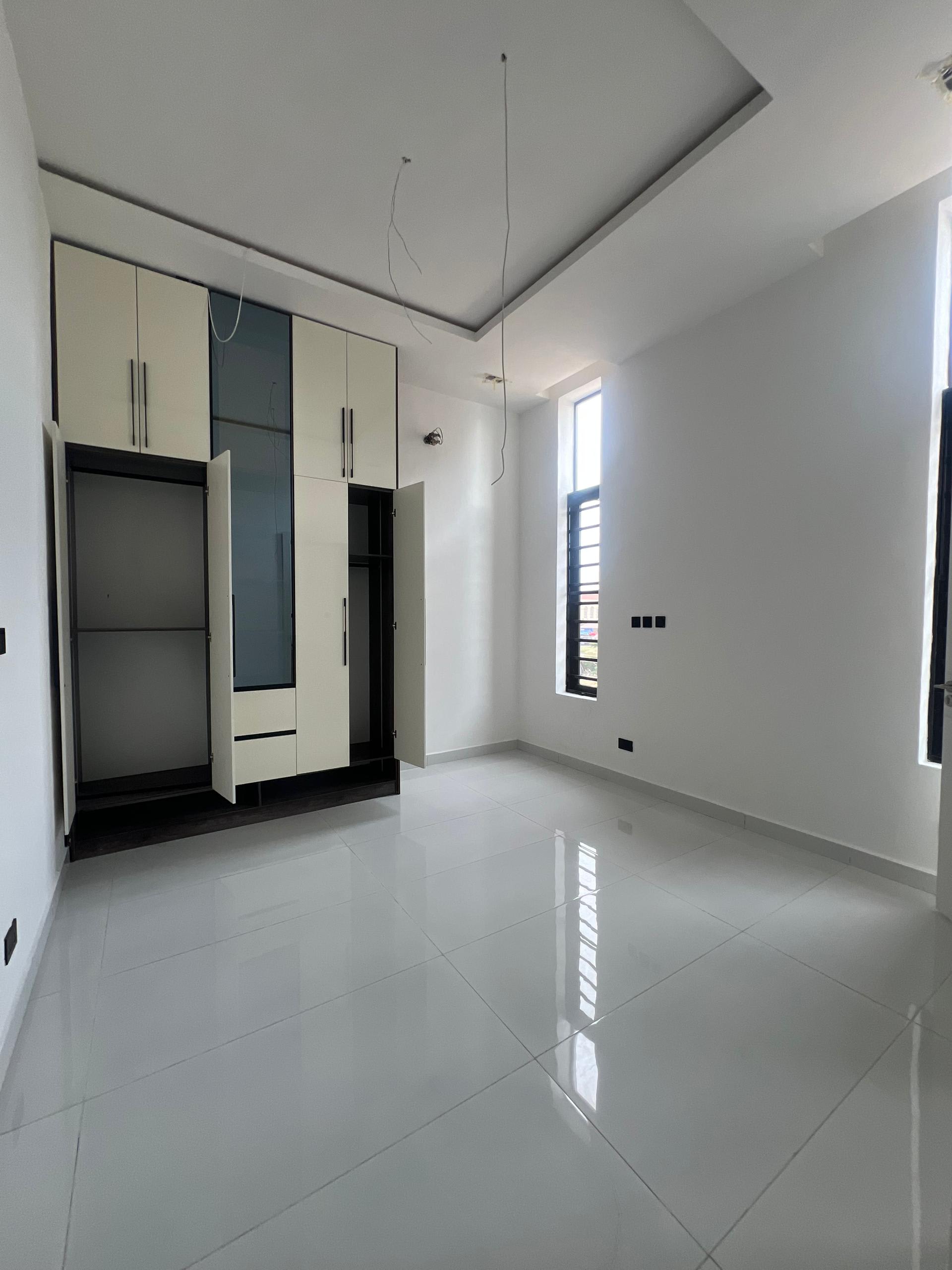 BEAUTIFUL 5BEDROOM DETACHED DUPLEX - Image 4