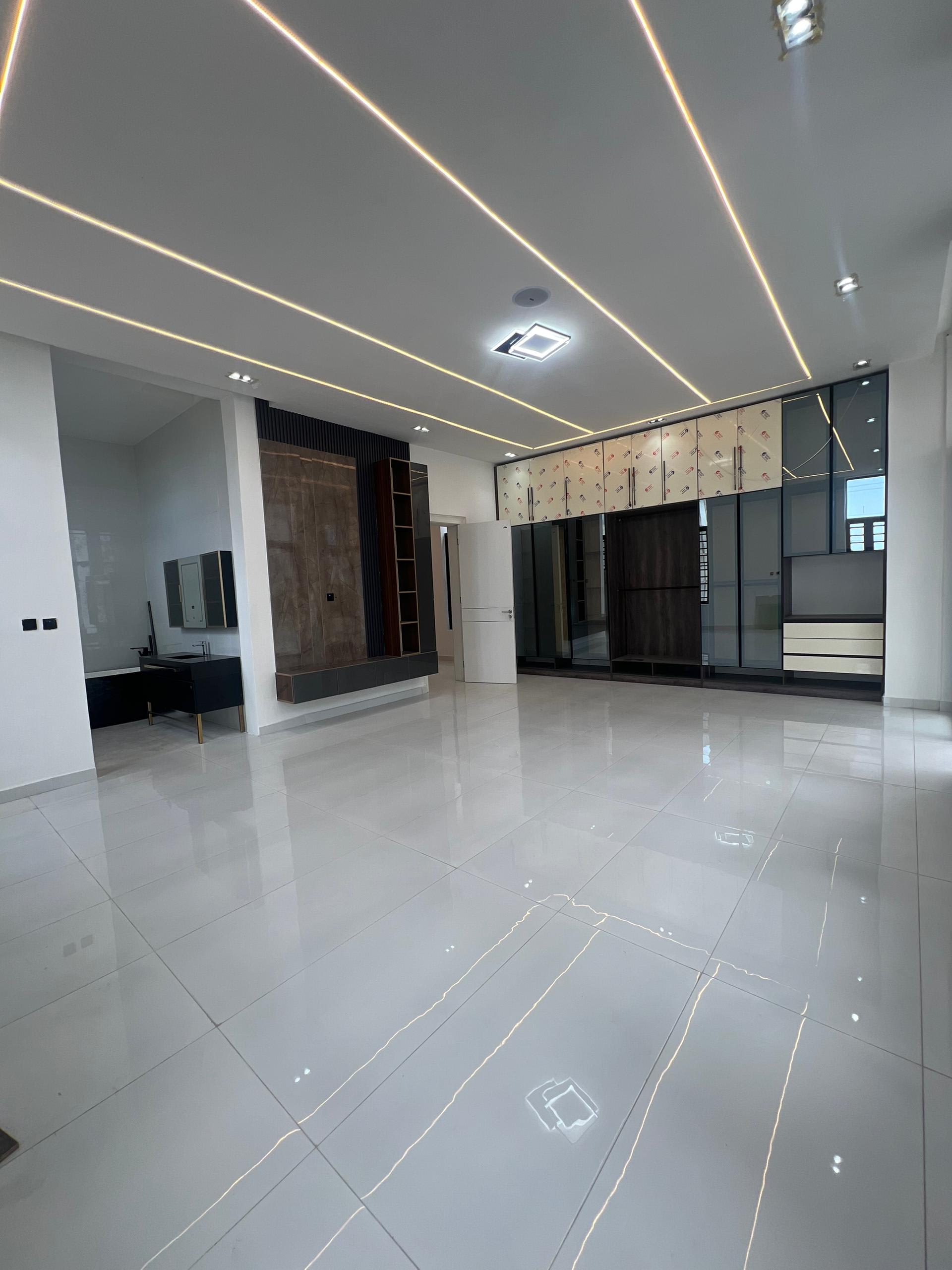 BEAUTIFUL 5BEDROOM DETACHED DUPLEX - Image 6