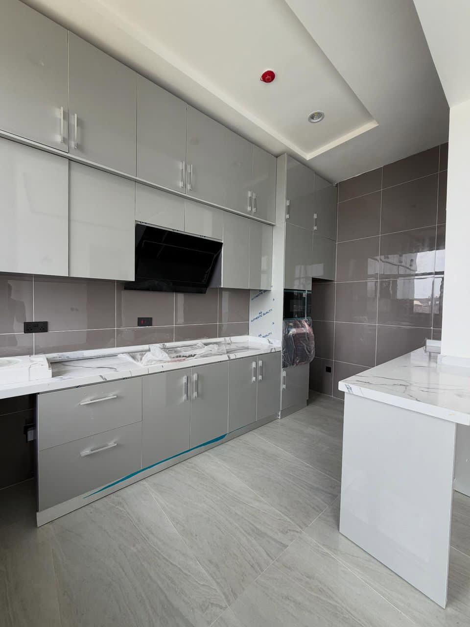 Modern 2 Bedroom Apartment is available for rent - Image 10
