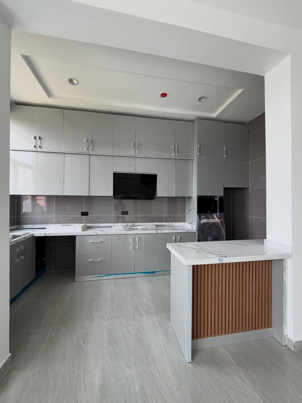 Modern 2 Bedroom Apartment is available for rent - Image 5