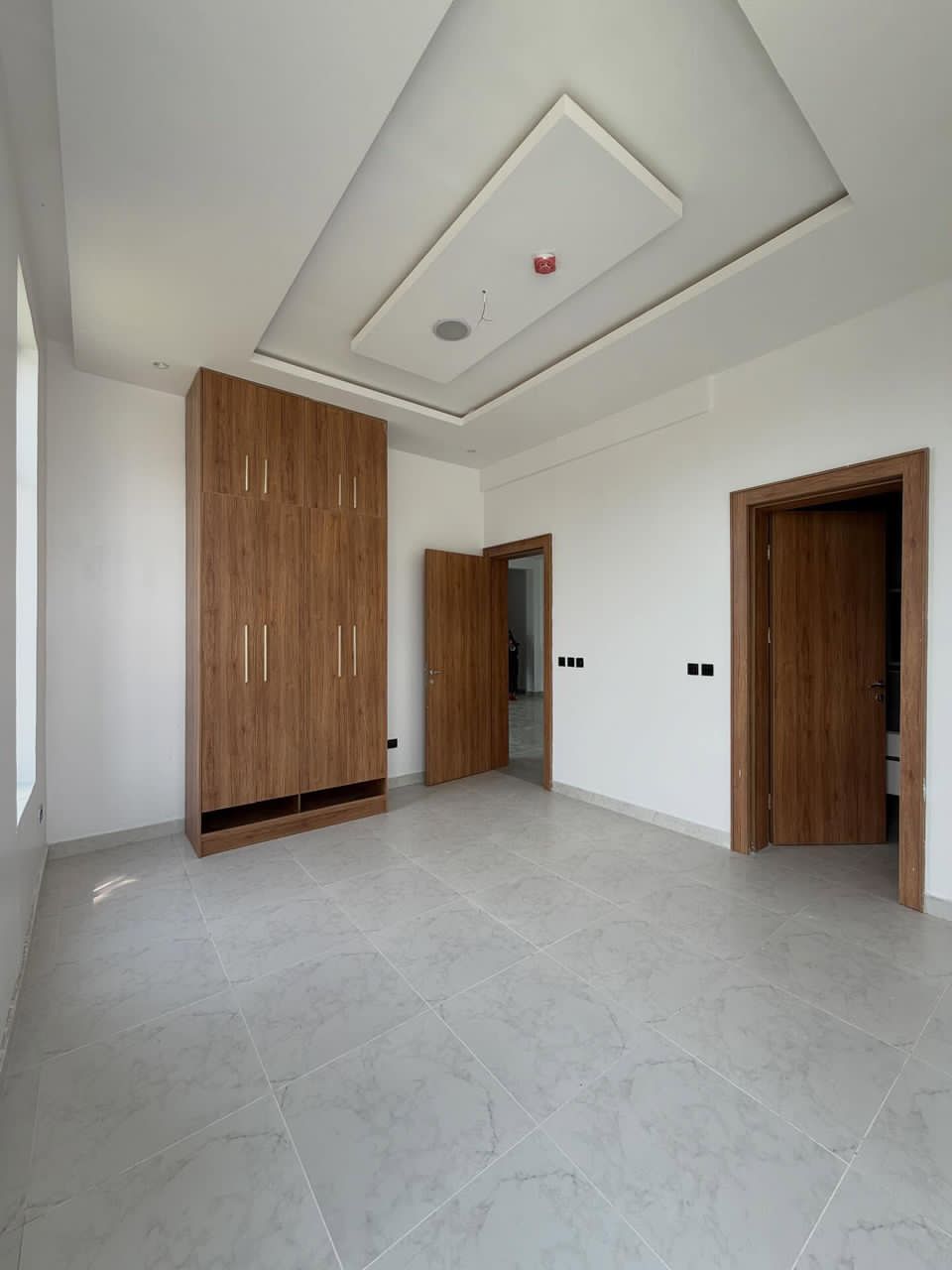 Modern 2 Bedroom Apartment is available for rent - Image 11