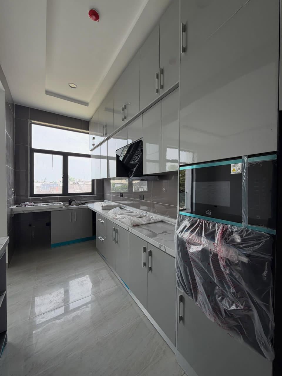 Modern 2 Bedroom Apartment is available for rent - Image 3
