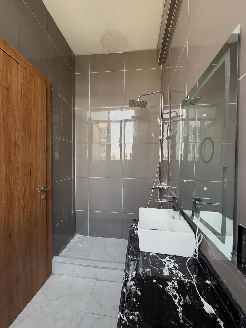 Modern 2 Bedroom Apartment is available for rent - Image 8