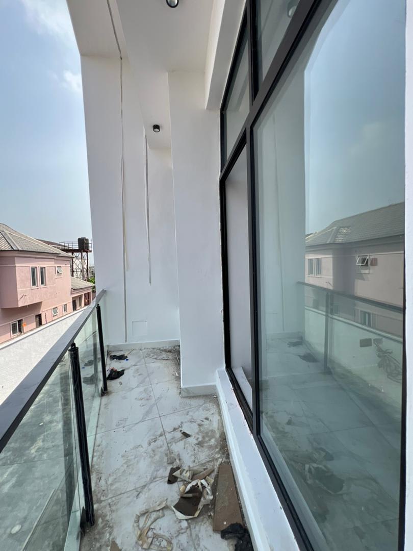 FULLY SERVICED 2 & 4 BEDROOM TERRACED DUPLEX WITH GYM - Image 2