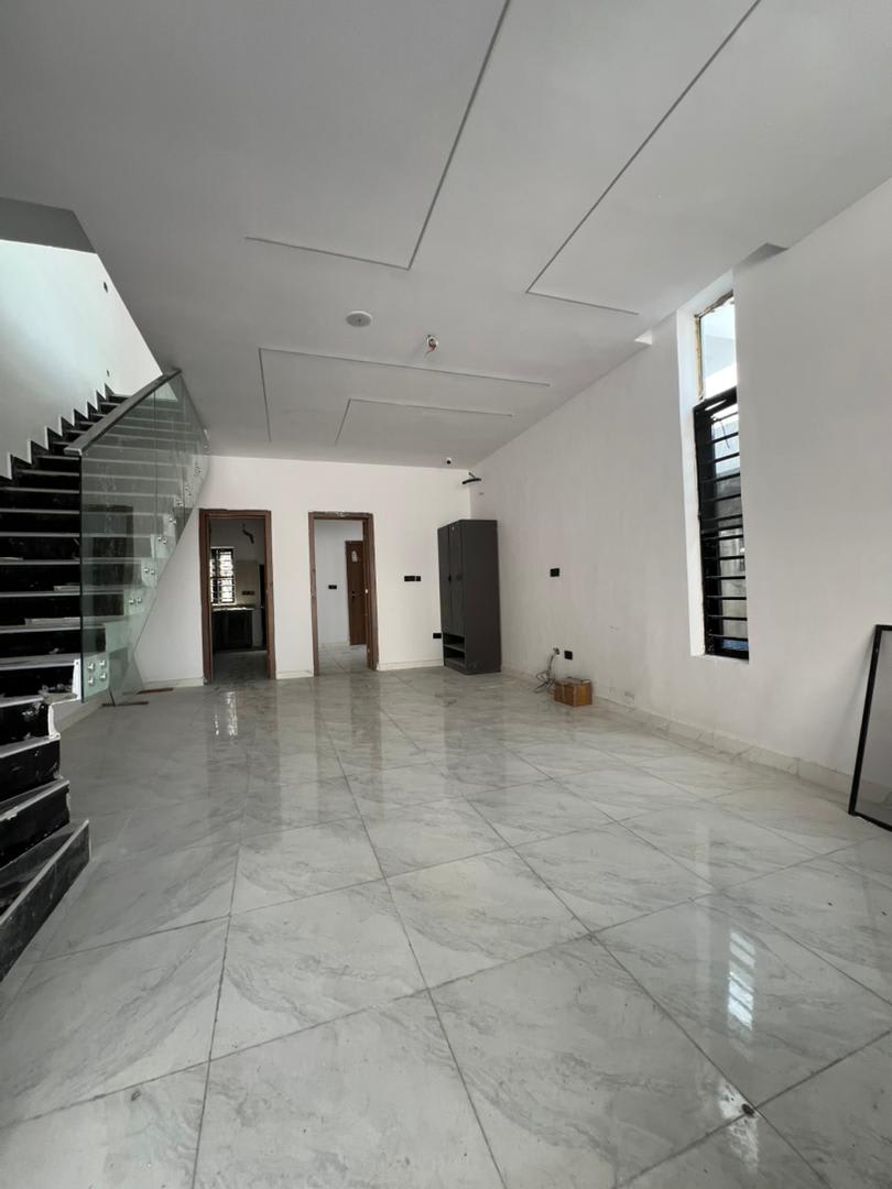 FULLY SERVICED 2 & 4 BEDROOM TERRACED DUPLEX WITH GYM - Image 8