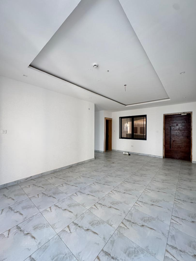 STUNNING FULLY SERVICED 2 & 3 BEDROOM APARTMENTS - Image 5