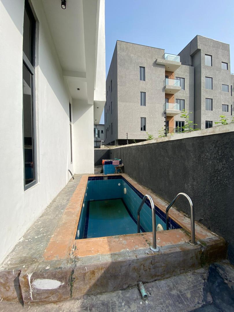 AN IMPECCABLY BUILT 6BEDROOM FULLY DETACHED DUPLEX - Image 3