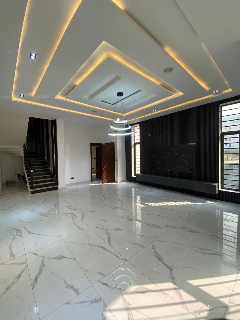 AN IMPECCABLY BUILT 6BEDROOM FULLY DETACHED DUPLEX - Image 4