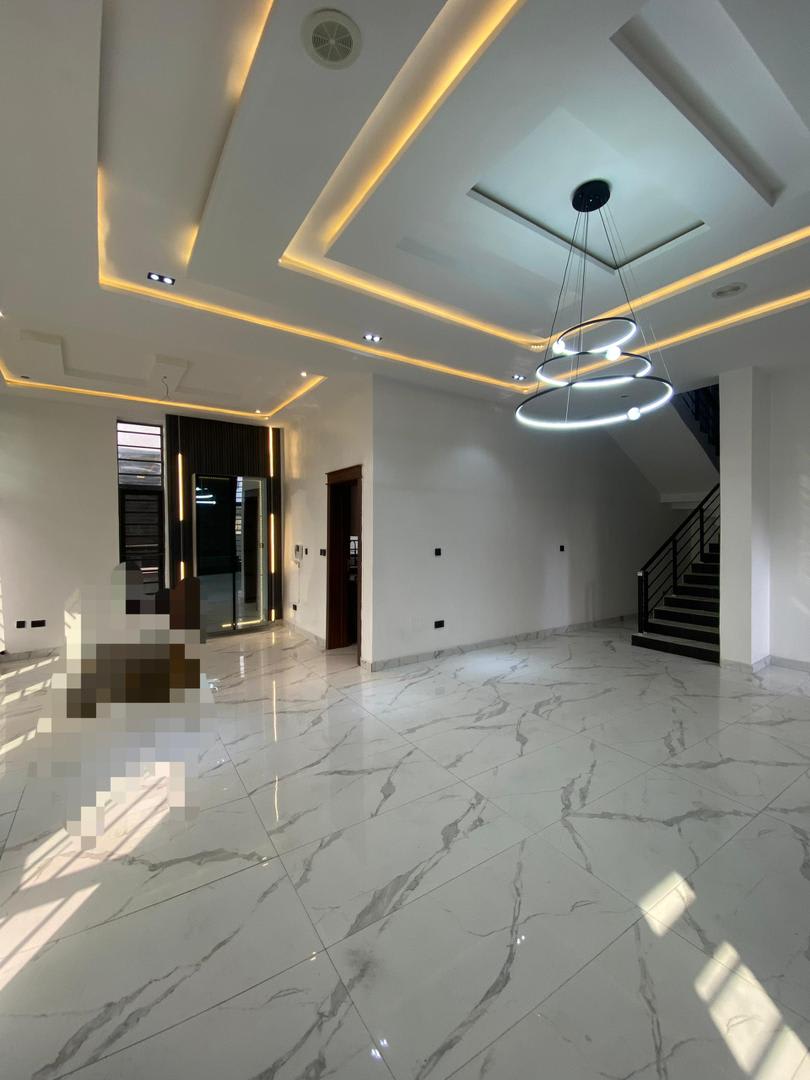 AN IMPECCABLY BUILT 6BEDROOM FULLY DETACHED DUPLEX - Image 5