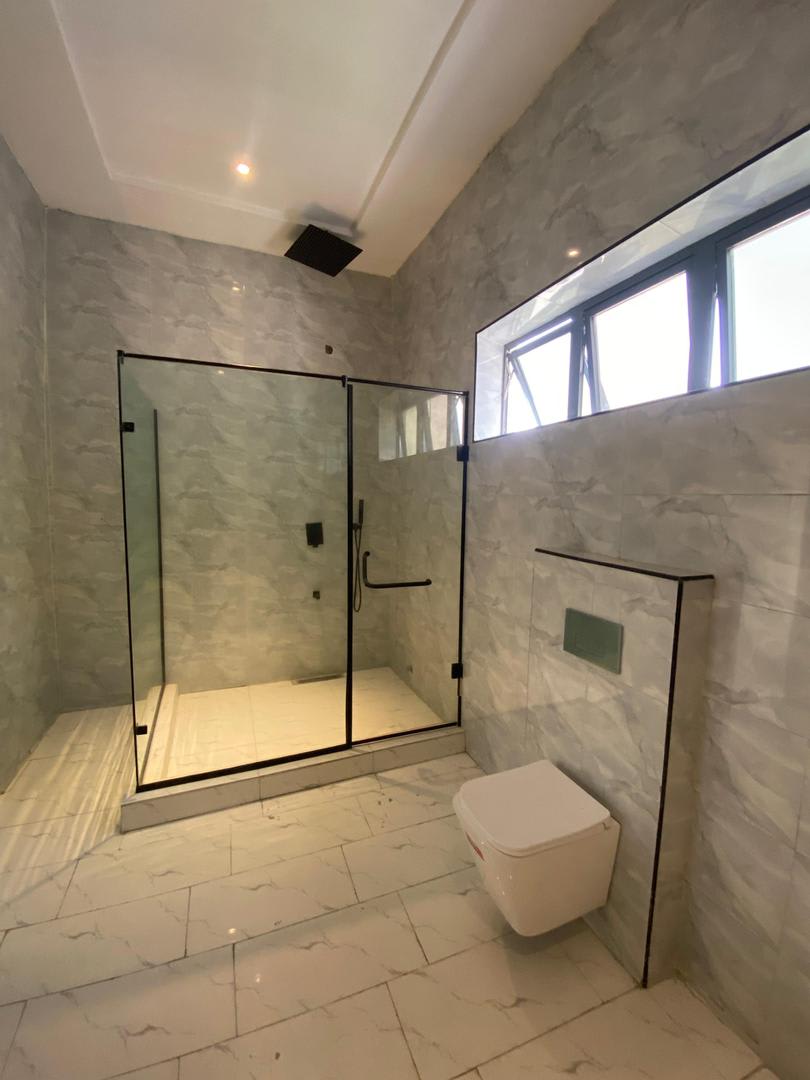 AN IMPECCABLY BUILT 6BEDROOM FULLY DETACHED DUPLEX - Image 12