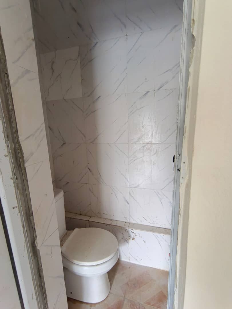 2BEDROOM APARTMENT AVAILABLE FOR RENT - Image 5