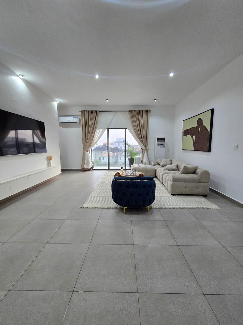 A STYLIST 2 & 3 BEDROOM APARTMENT - Image 3