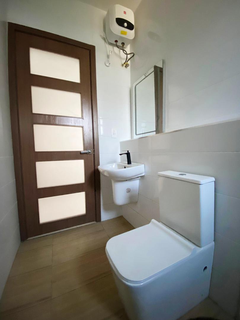 A TASTEFULLY BUILT 2 BEDROOM APARTMENT WITH BQ & ELEVATOR. - Image 4