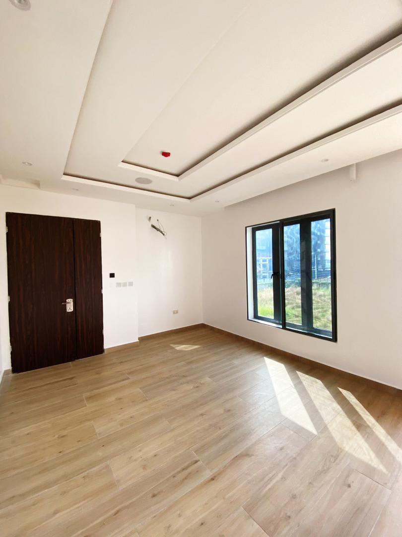 A TASTEFULLY BUILT 2 BEDROOM APARTMENT WITH BQ & ELEVATOR. - Image 10