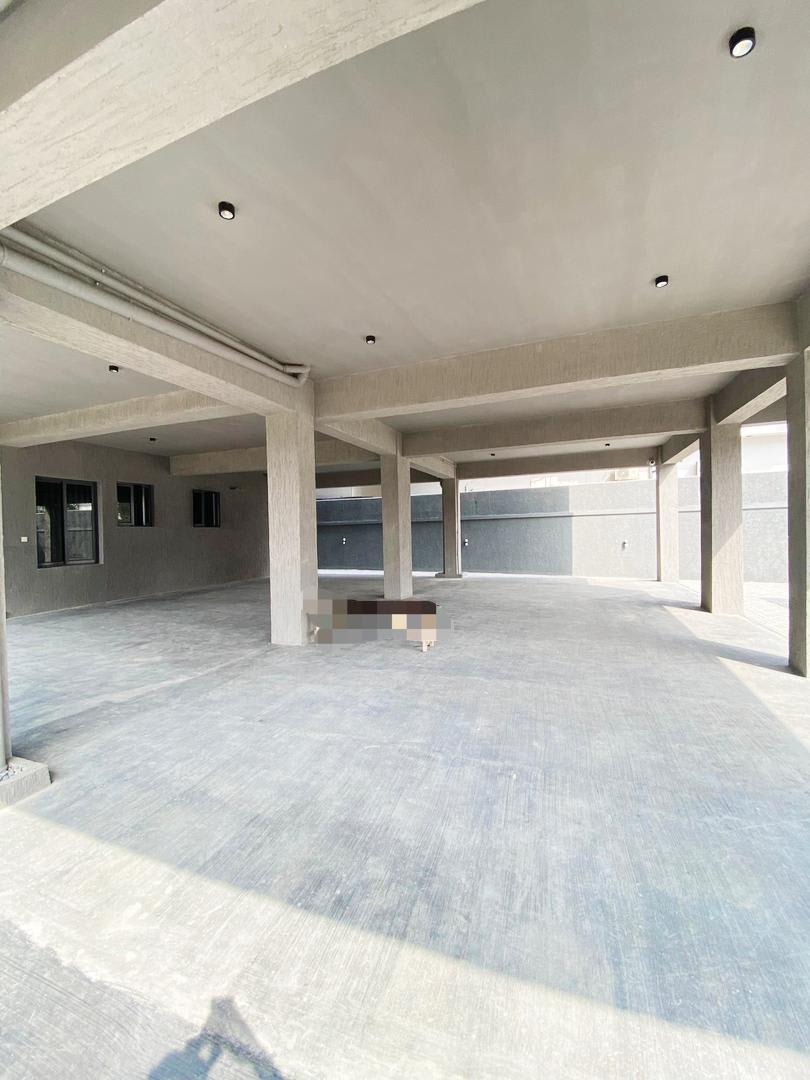 A TASTEFULLY BUILT 2 BEDROOM APARTMENT WITH BQ & ELEVATOR. - Image 5