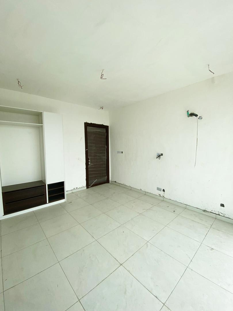 CAPACIOUS NEWLY BUILT 2 & 3 BEDROOM - Image 3