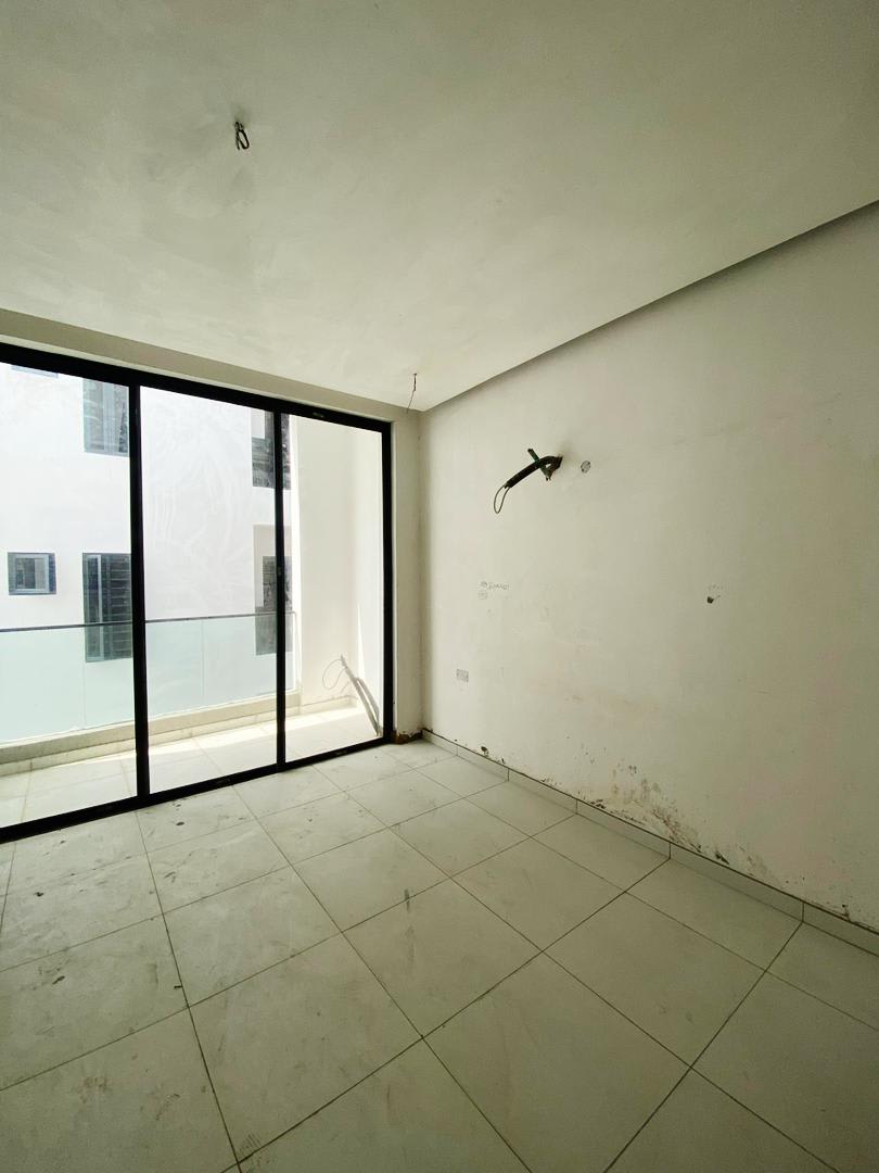 CAPACIOUS NEWLY BUILT 2 & 3 BEDROOM - Image 10