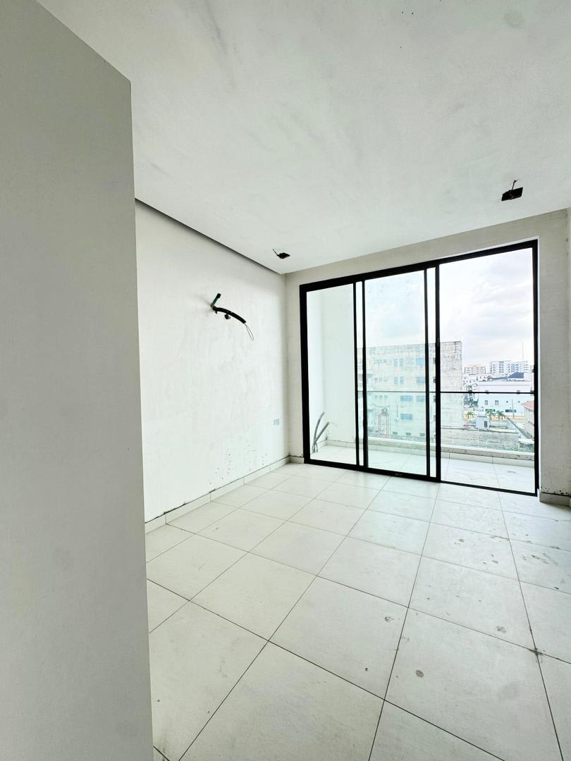 CAPACIOUS NEWLY BUILT 2 & 3 BEDROOM - Image 8