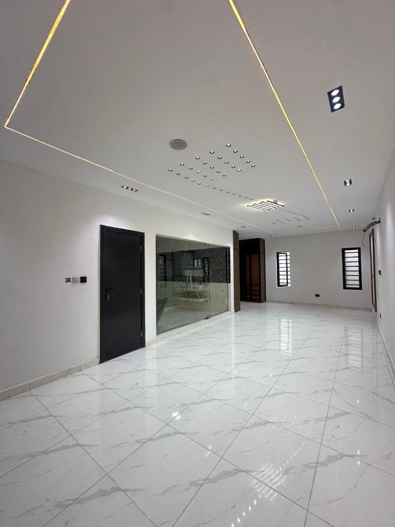 MODERN 5BEDROOM FULLY DETACHED DUPLEX WITH FITTED GYM, ROOFTOP SWIMMING POOL, - Image 5