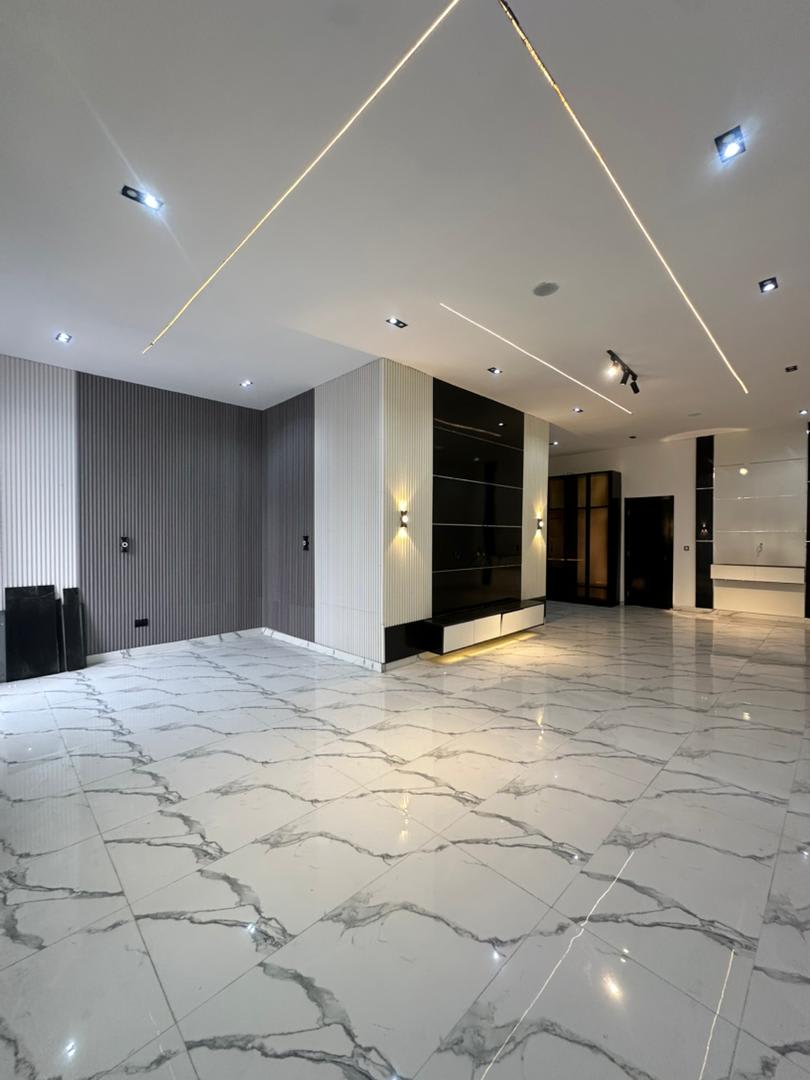 MODERN 5BEDROOM FULLY DETACHED DUPLEX WITH FITTED GYM, ROOFTOP SWIMMING POOL, - Image 3