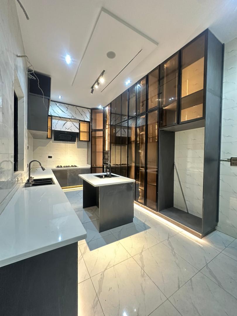 MODERN 5BEDROOM FULLY DETACHED DUPLEX WITH FITTED GYM, ROOFTOP SWIMMING POOL, - Image 11