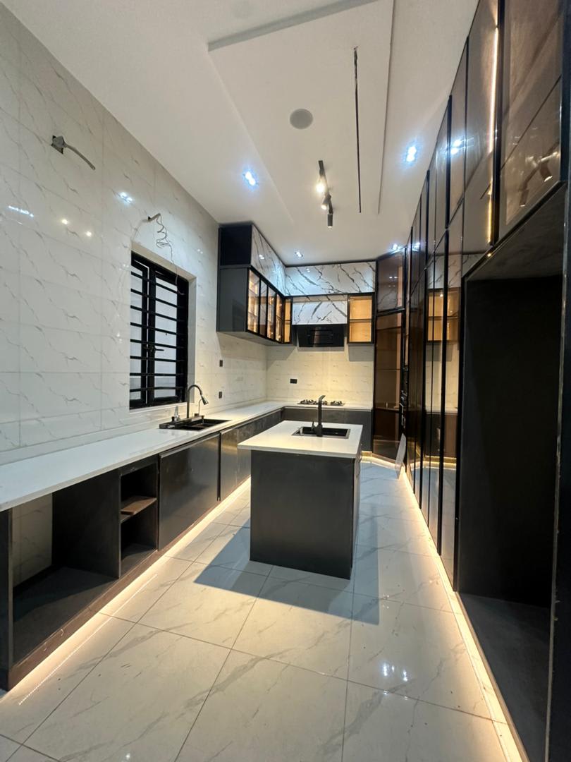 MODERN 5BEDROOM FULLY DETACHED DUPLEX WITH FITTED GYM, ROOFTOP SWIMMING POOL, - Image 15