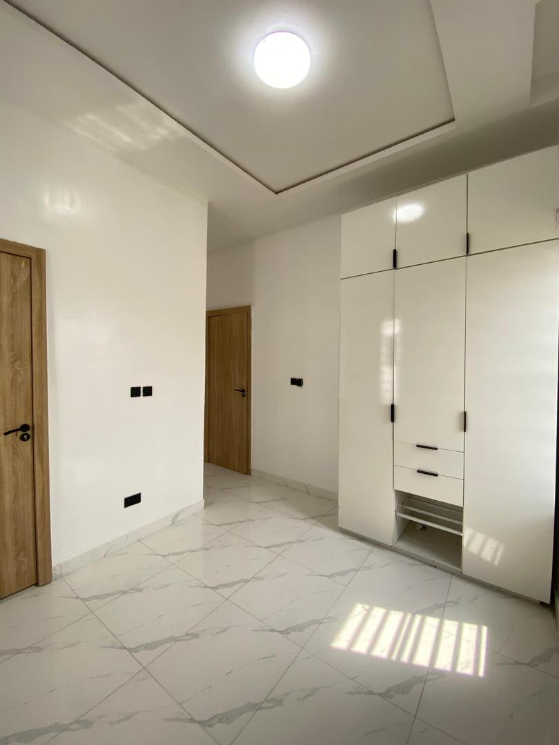 WELL BUILT 4 BEDROOM SEMIDETACHED WITH BQ. - Image 10