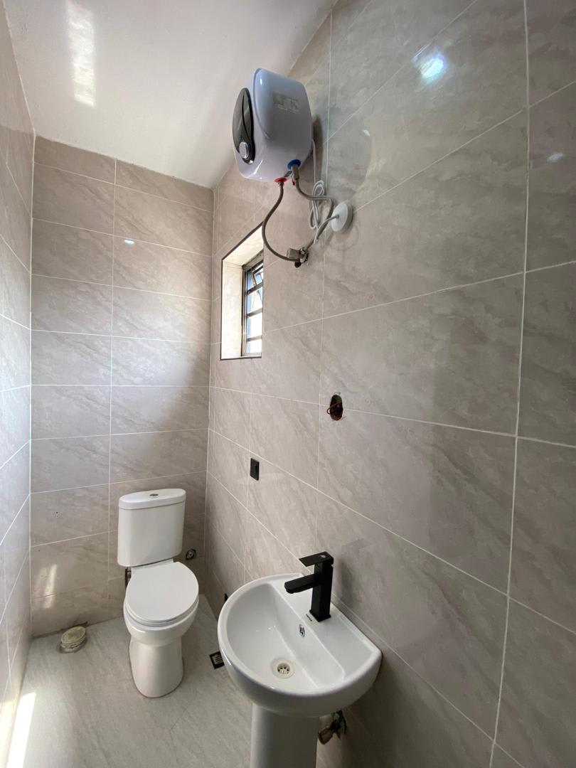 TASTEFULLY BUILT 4 BEDROOM SEMIDETACHED DUPLEX - Image 14