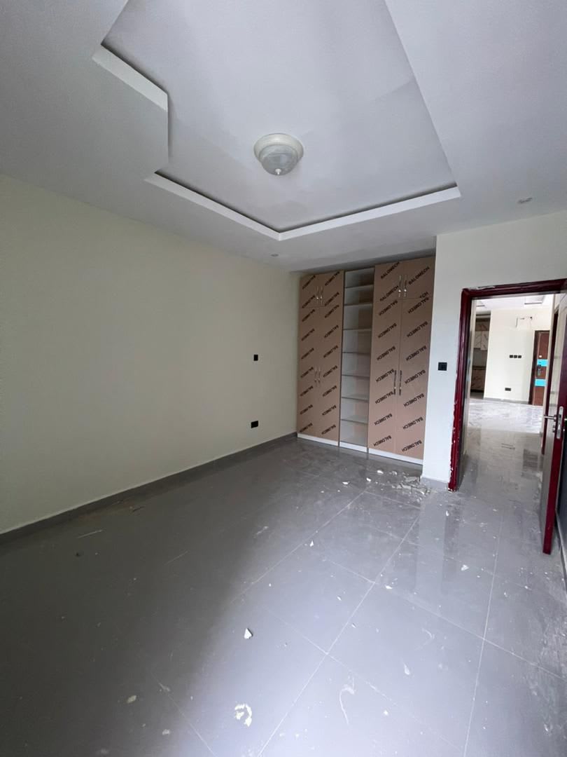Modern Fully Serviced 2 Bedroom Apartment - Image 4