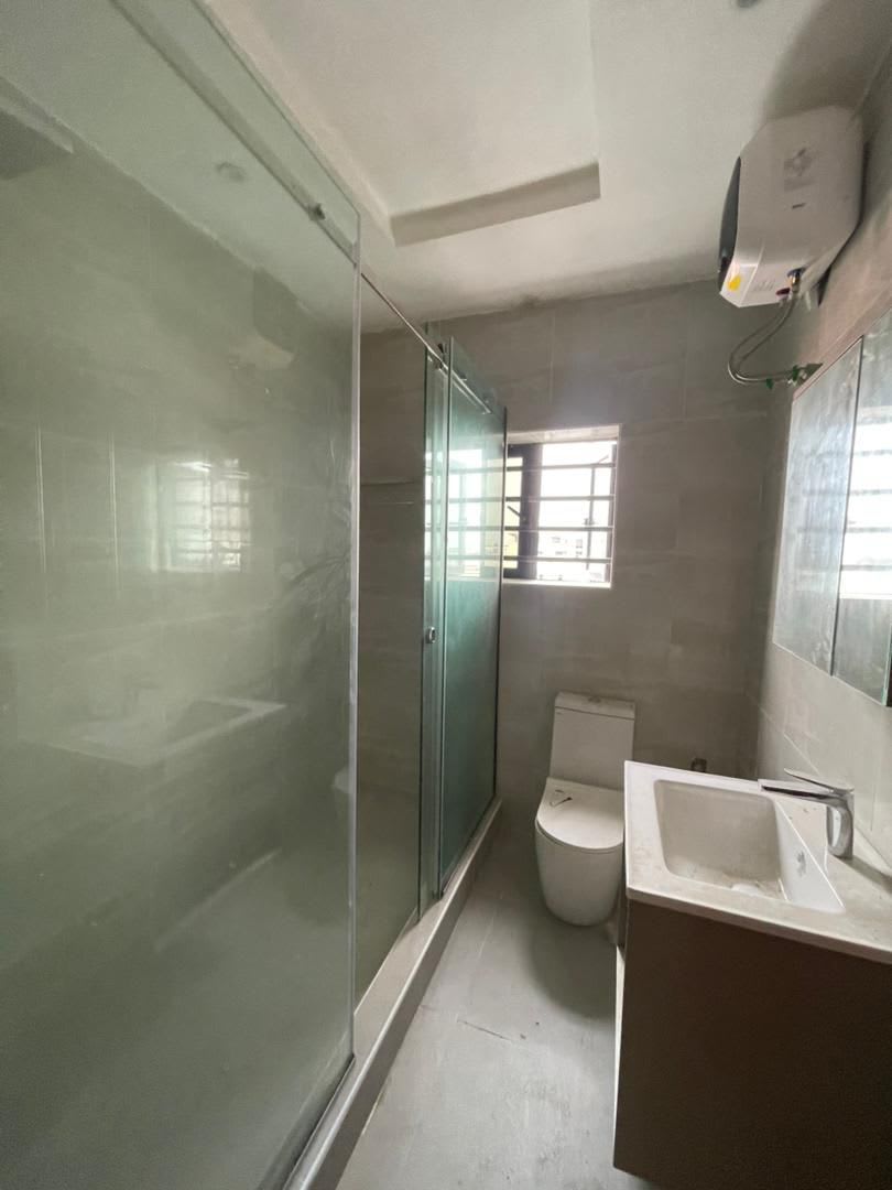 Modern Fully Serviced 2 Bedroom Apartment - Image 9
