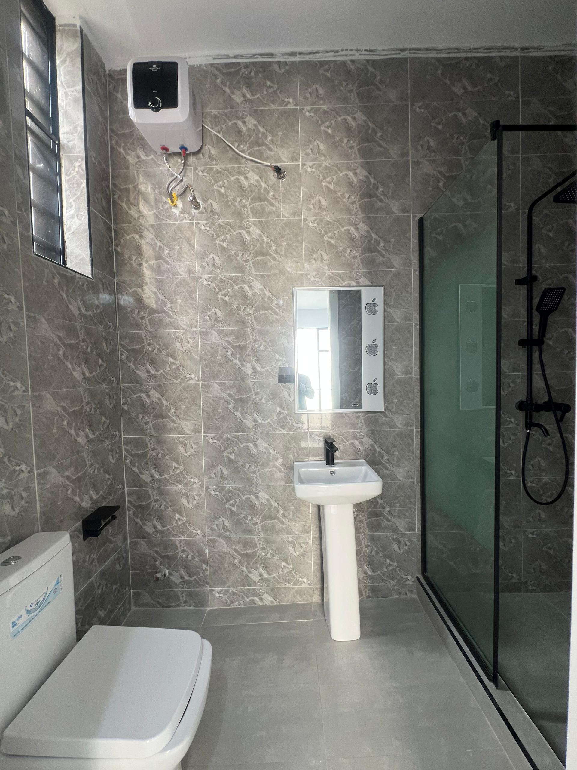 EXECUTIVE FULLY SERVICED 2BEDROOM APARTMENT - Image 3