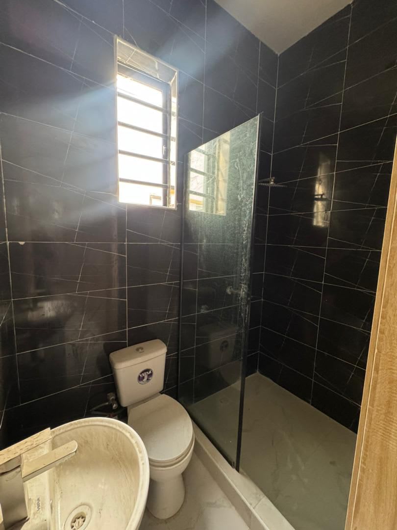 FOR RENT: 4BEDROOM SELF-COMPOUND TERRACED DUPLEX - Image 6