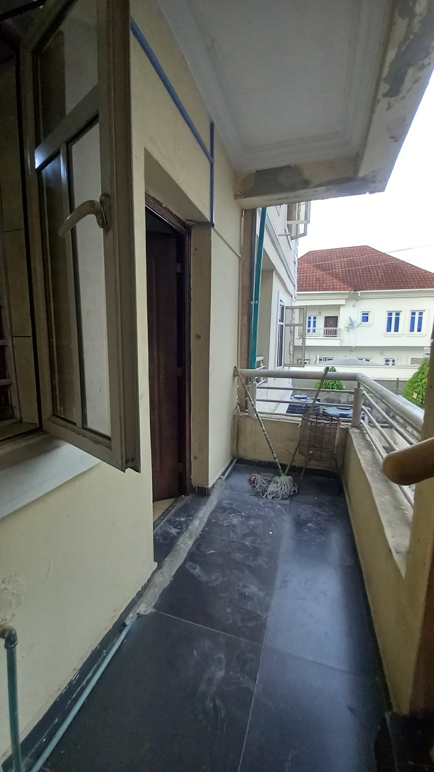 FOR RENT: 3Bedroom apartment in a Well-secured Estate - Image 4