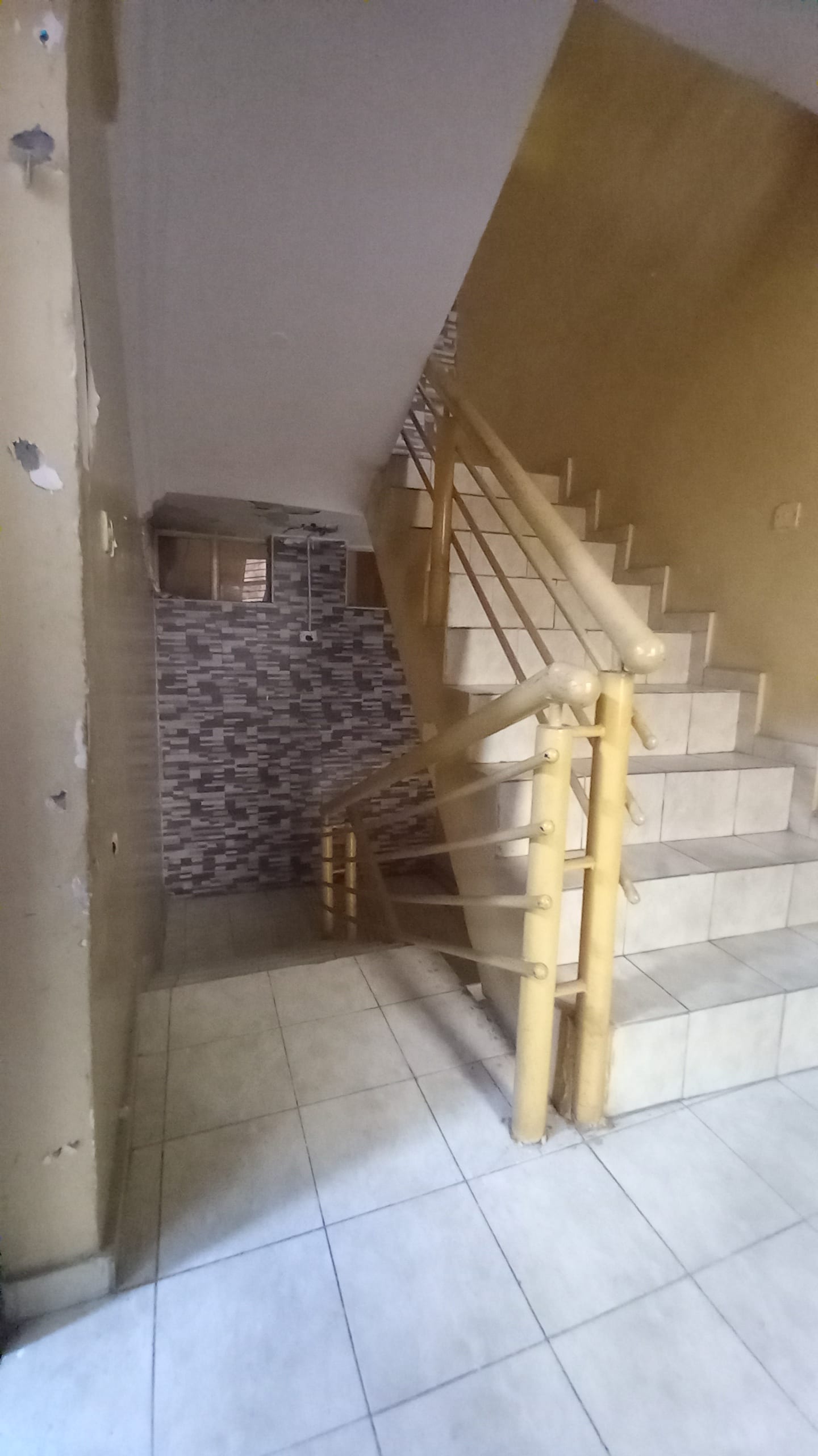 FOR RENT: 3Bedroom apartment in a Well-secured Estate - Image 3