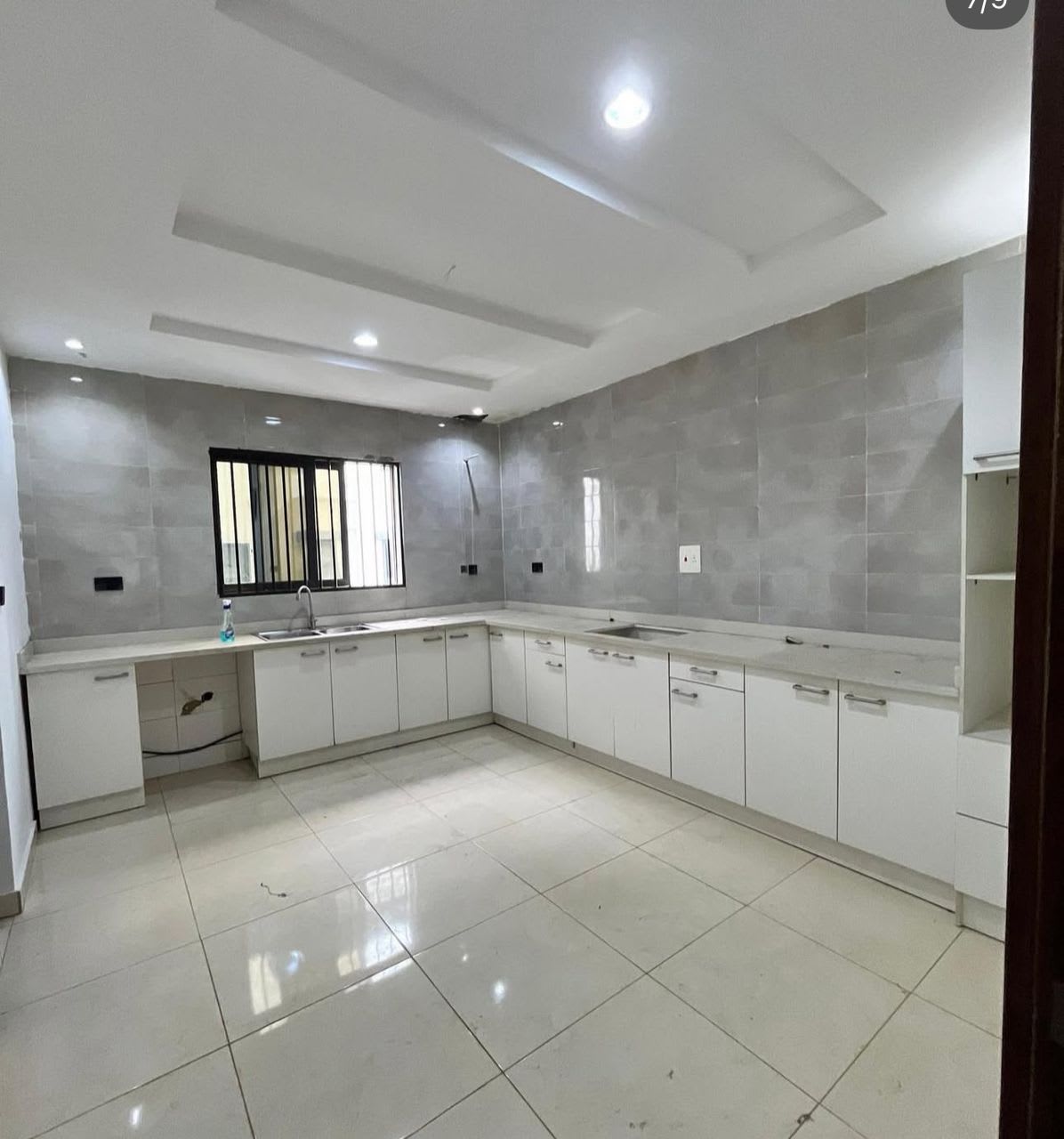 FOR RENT: 2BEDROOM APARTMENT WITH BQ - Image 3