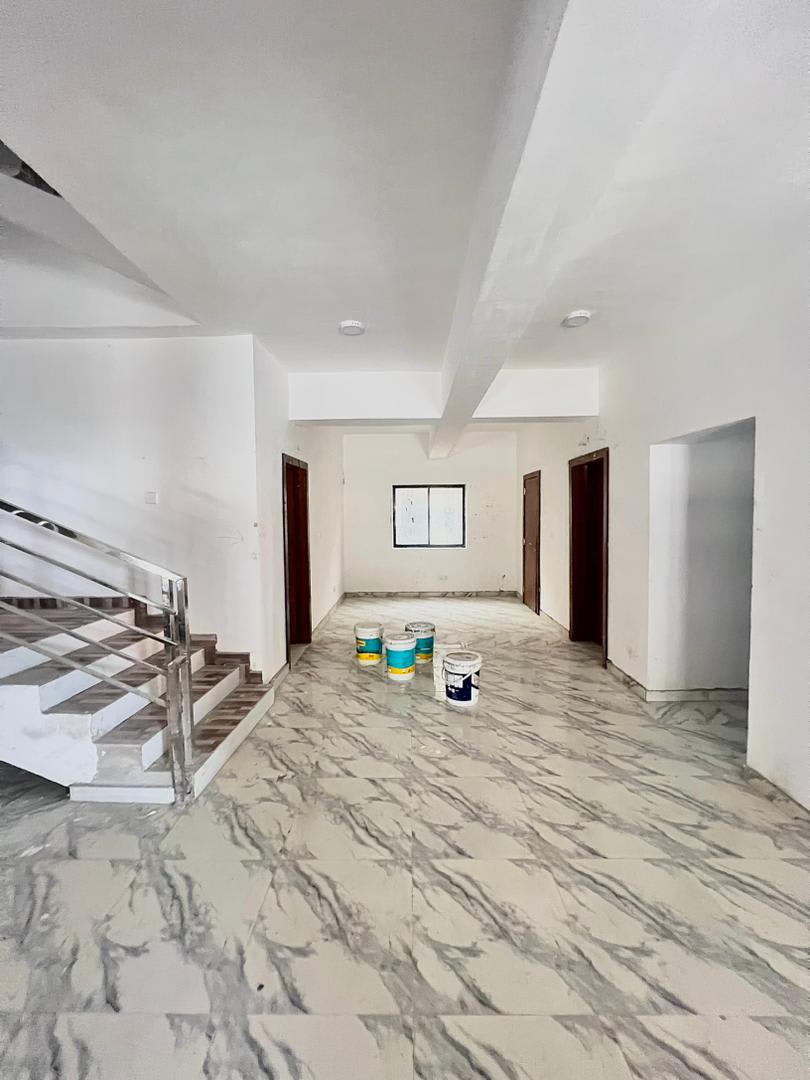 2BEDROOM APARTMENT • OLOGOLO, LEKKI • ₦120M - Image 2