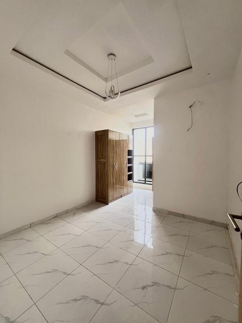 2BEDROOM APARTMENT • OLOGOLO, LEKKI • ₦120M - Image 3