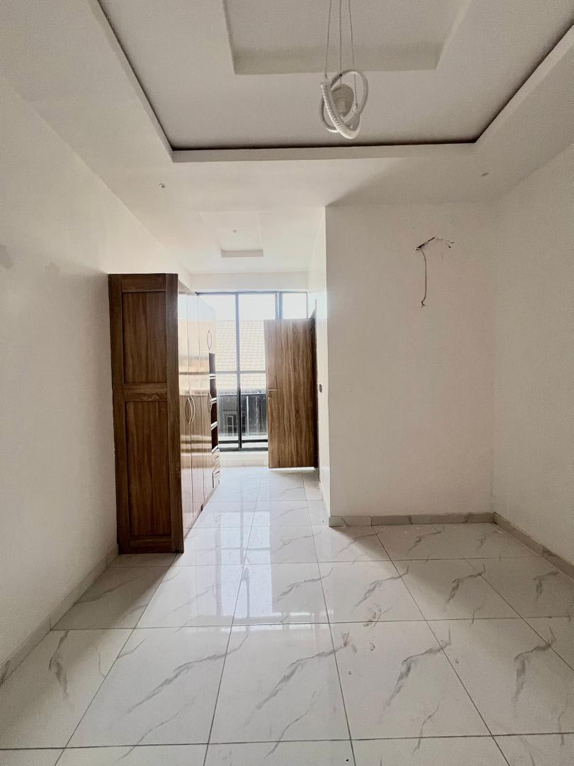 2BEDROOM APARTMENT • OLOGOLO, LEKKI • ₦120M - Image 11