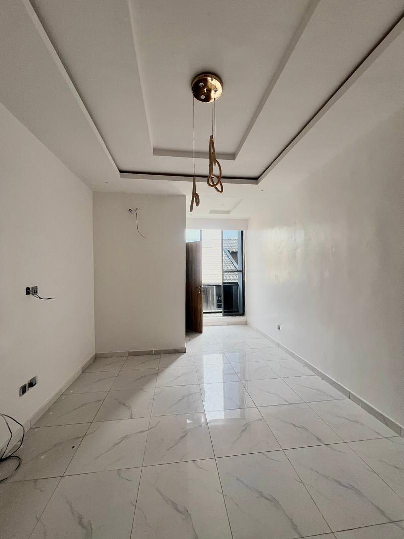 2BEDROOM APARTMENT • OLOGOLO, LEKKI • ₦120M - Image 12