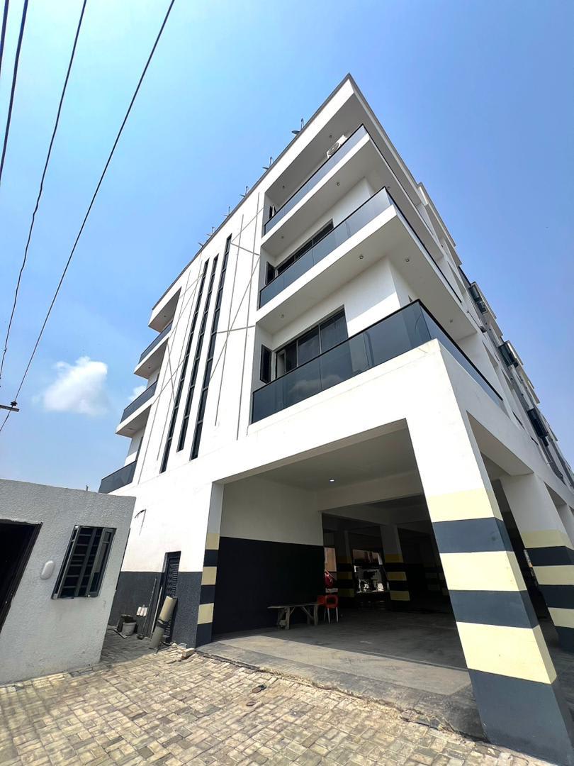 1BEDROOM APARTMENT • OLOGOLO, LEKKI • ₦60M