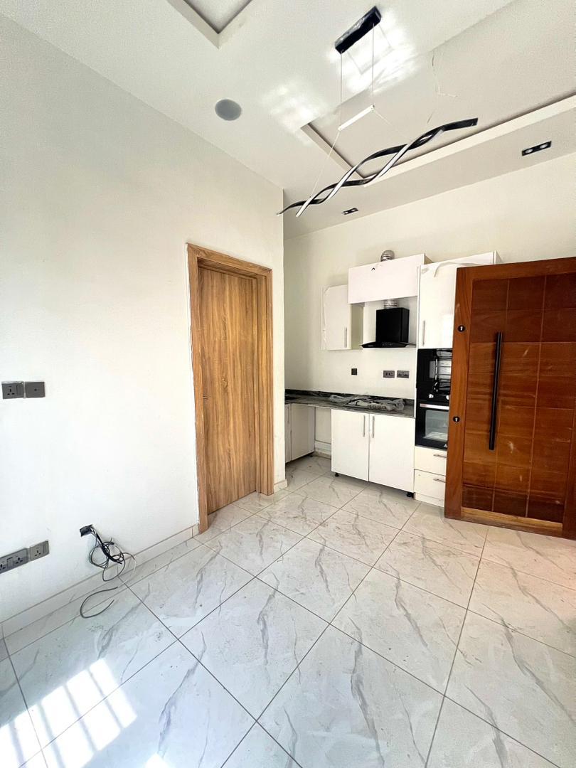 1BEDROOM APARTMENT • OLOGOLO, LEKKI • ₦60M - Image 3