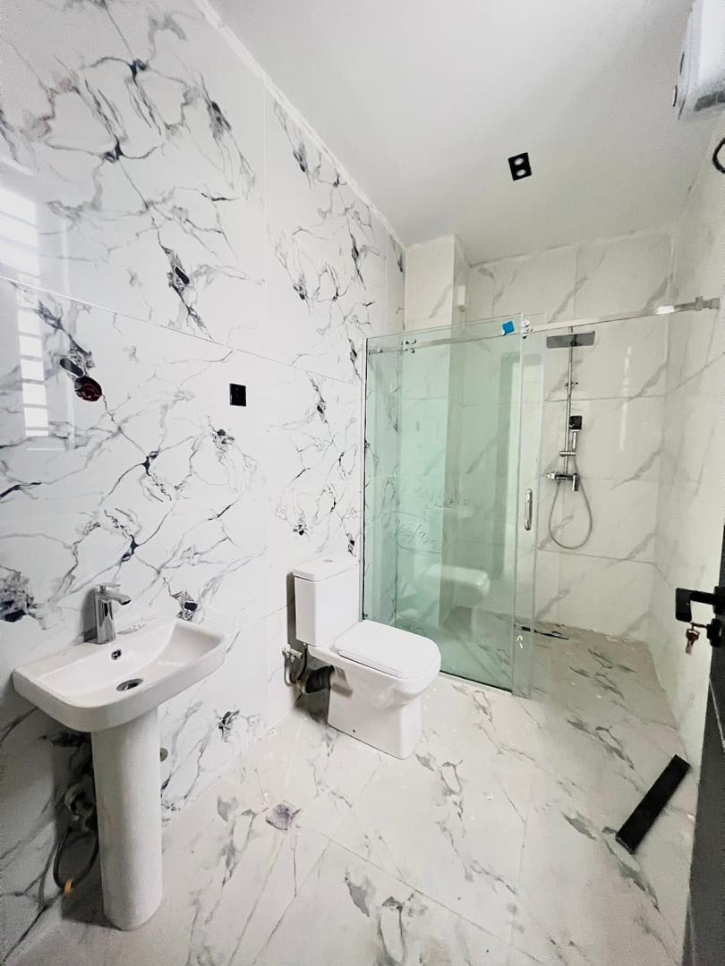 2BEDROOM APARTMENT • OLOGOLO, LEKKI • ₦150M - Image 9