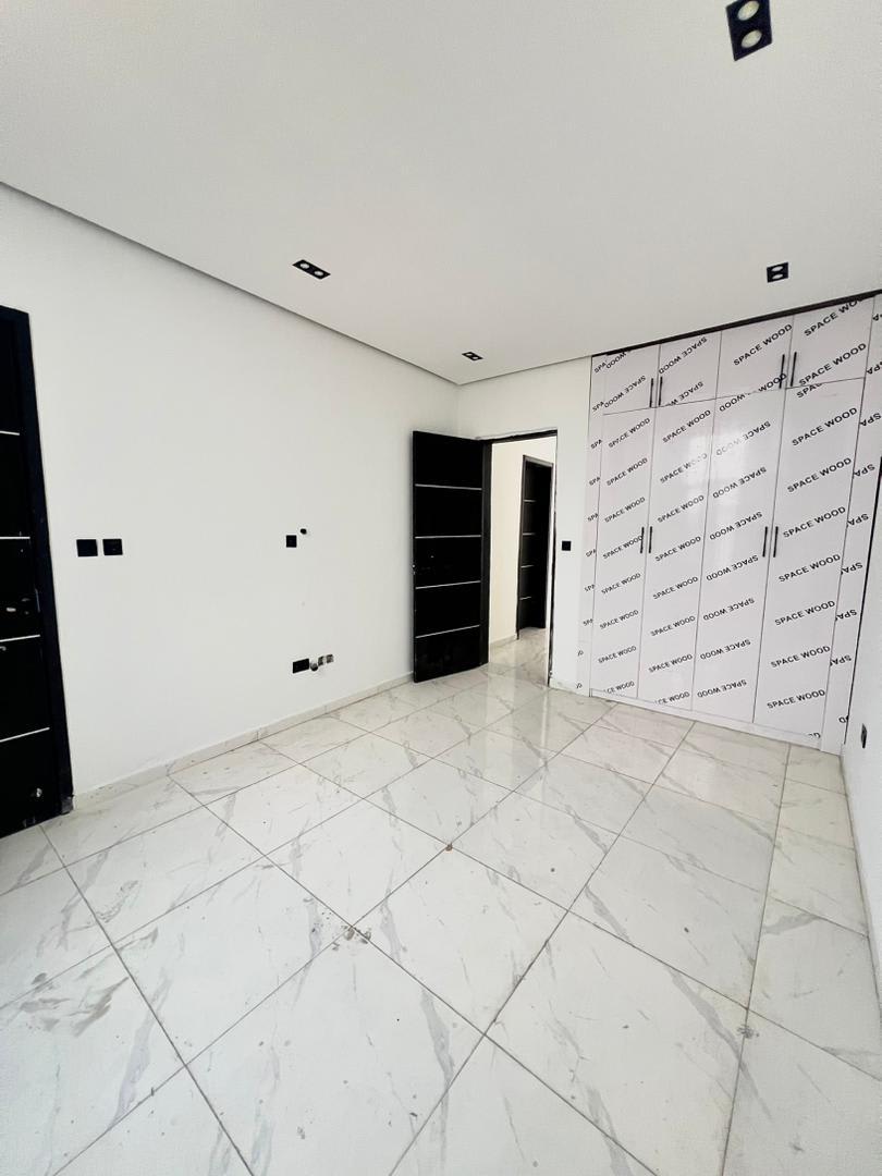 2BEDROOM APARTMENT • OLOGOLO, LEKKI • ₦150M - Image 10