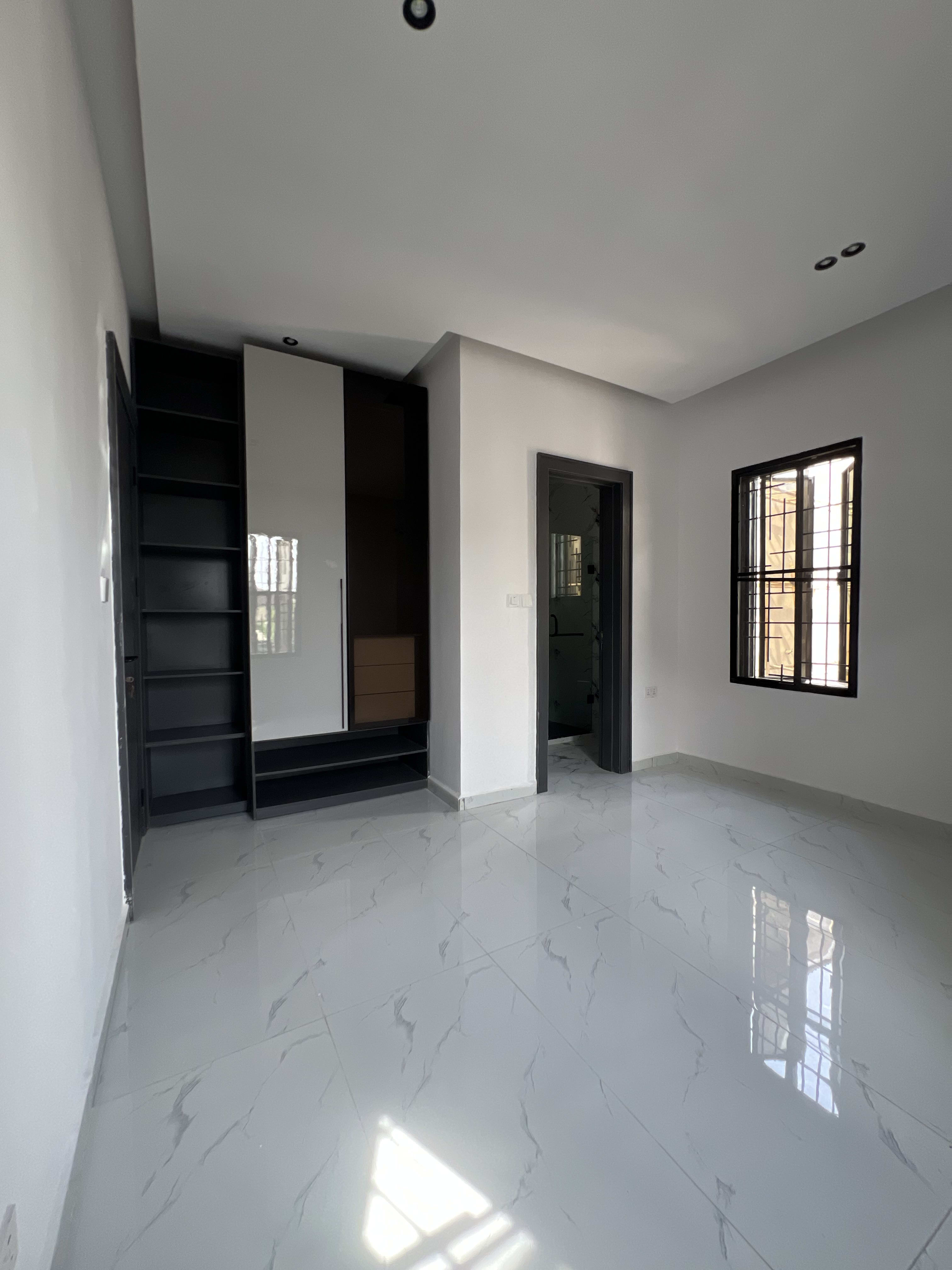 4BEDS/3BEDS LUXURIOUS TERRACES. - Image 8