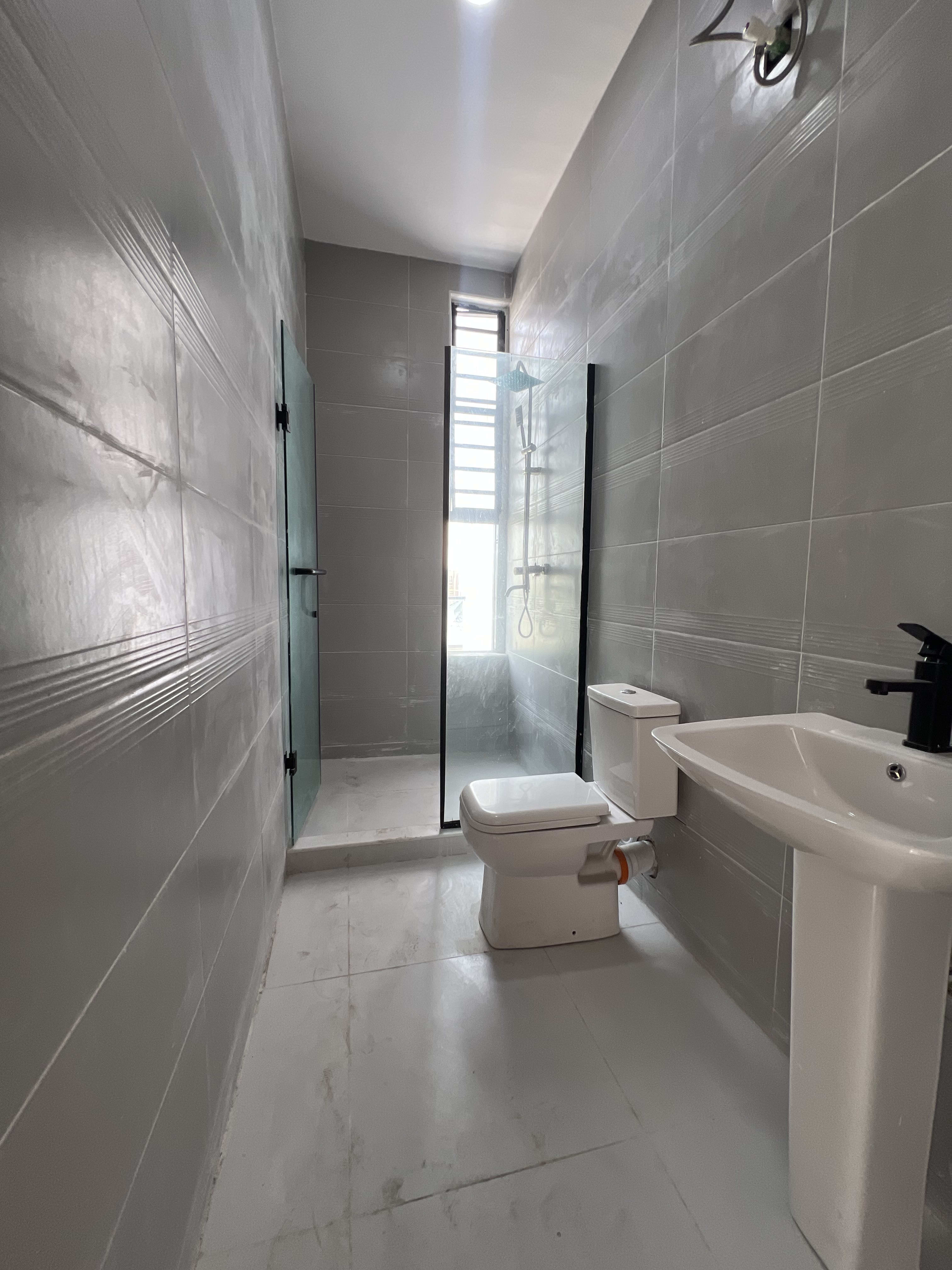 4BEDS/2BEDS EXECUTIVE TERRACE DUPLEX. - Image 8