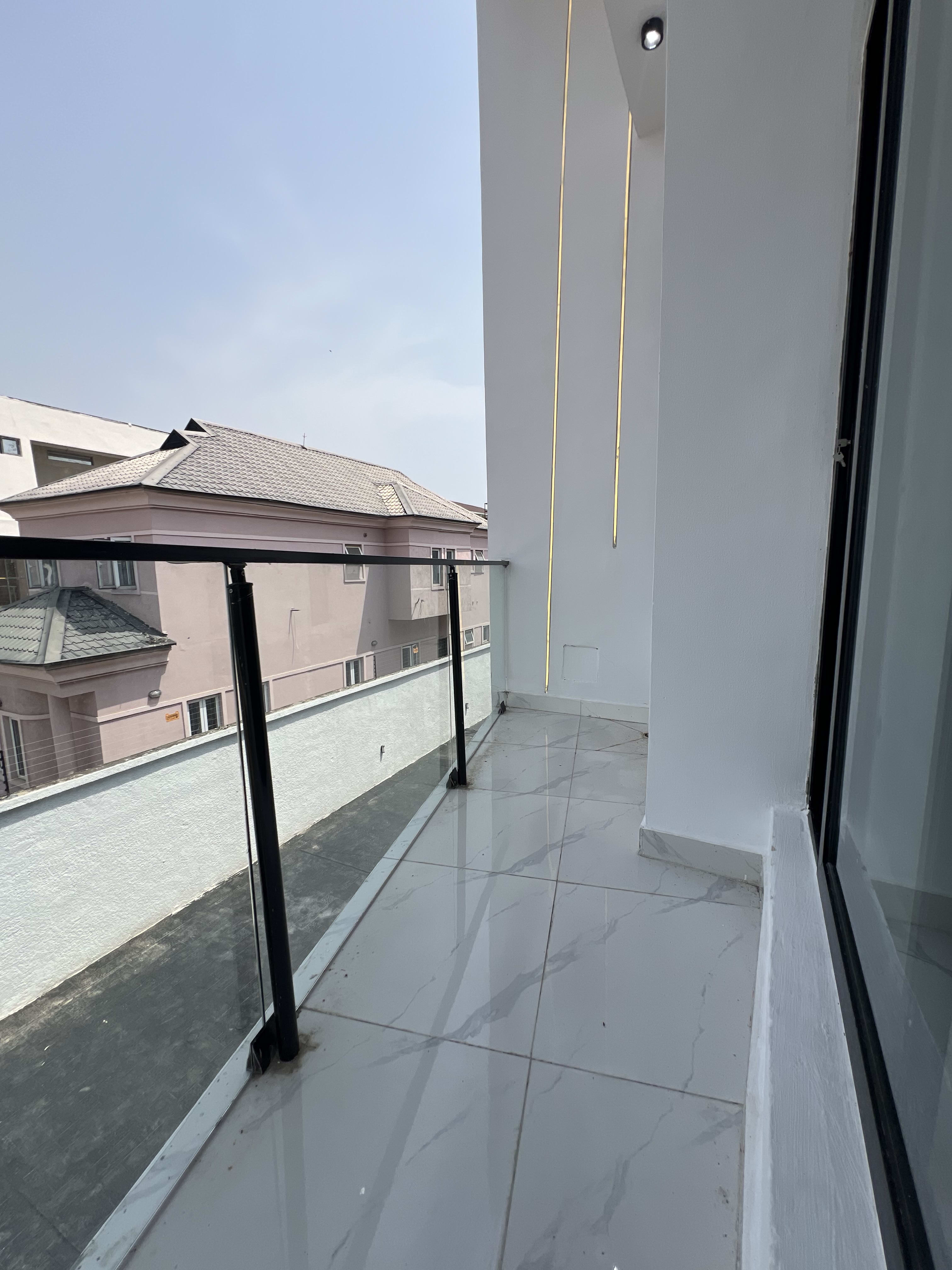 4BEDS/2BEDS EXECUTIVE TERRACE DUPLEX. - Image 11