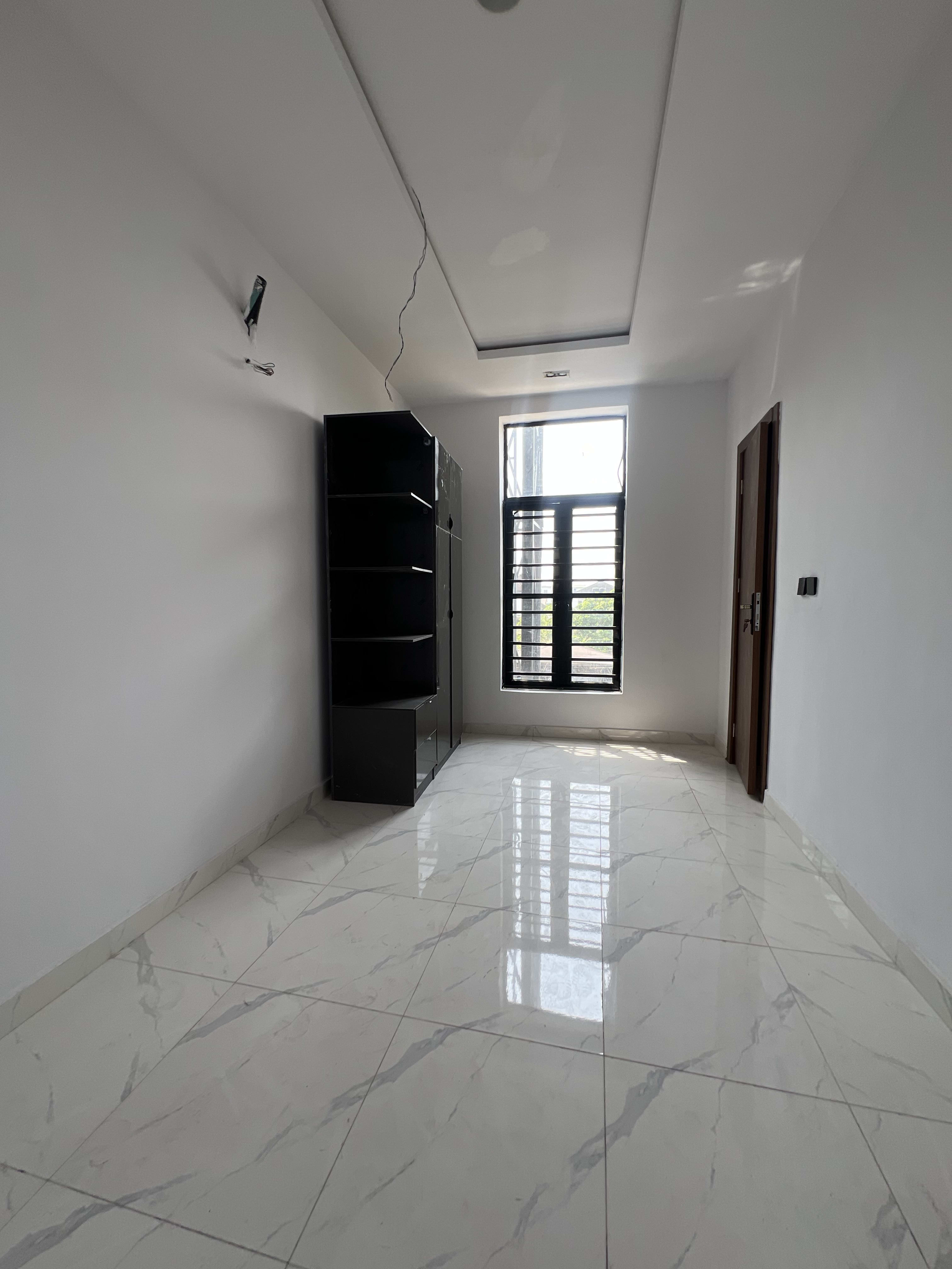 4BEDS/2BEDS EXECUTIVE TERRACE DUPLEX. - Image 13