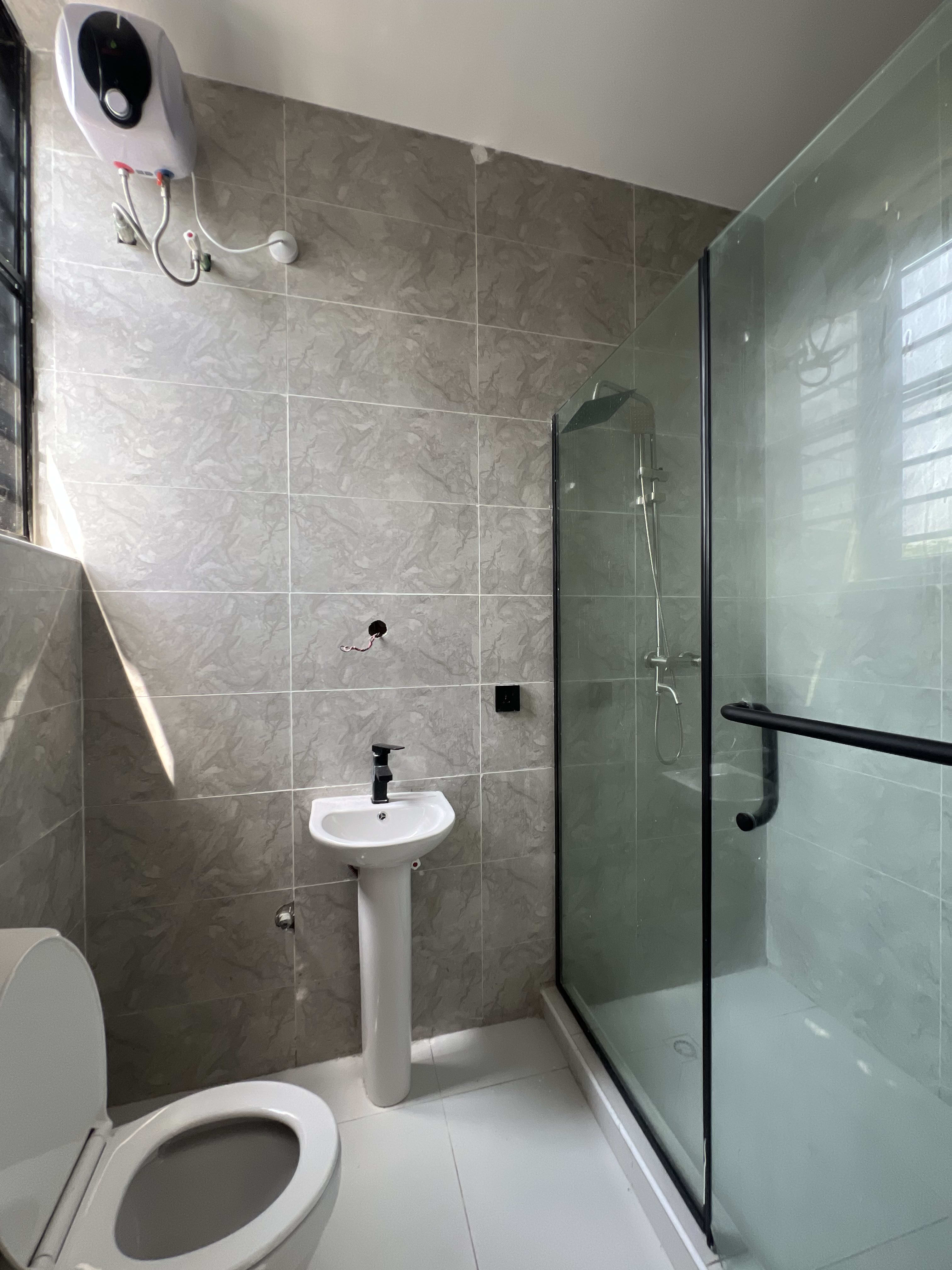 4BEDS/2BEDS EXECUTIVE TERRACE DUPLEX. - Image 14